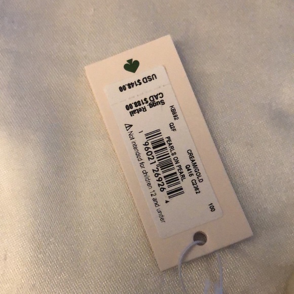 Kate Spade Gold Tone Pearls On Pearl Chunky Bracelet Spade Flower Motif NWT - Picture 4 of 13